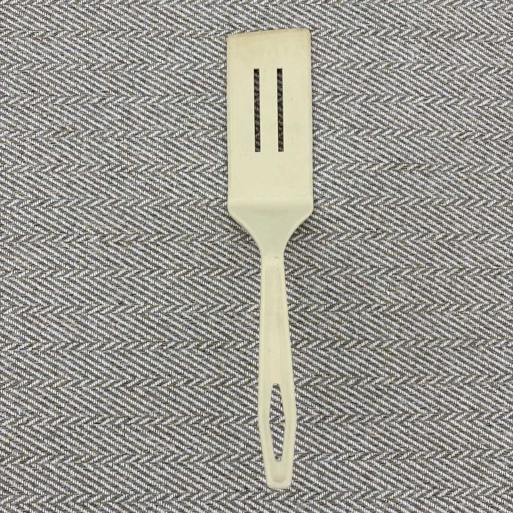 Vintage King Kraft LONG Blade Beige Nylon Plastic 2 Slot Spatula Heat Resistant